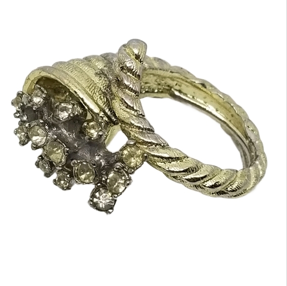 VINTAGE 1960s GOLDPLATED CORNUCOPIA CRYSTAL DESIGN RING - Picture 7 of 7